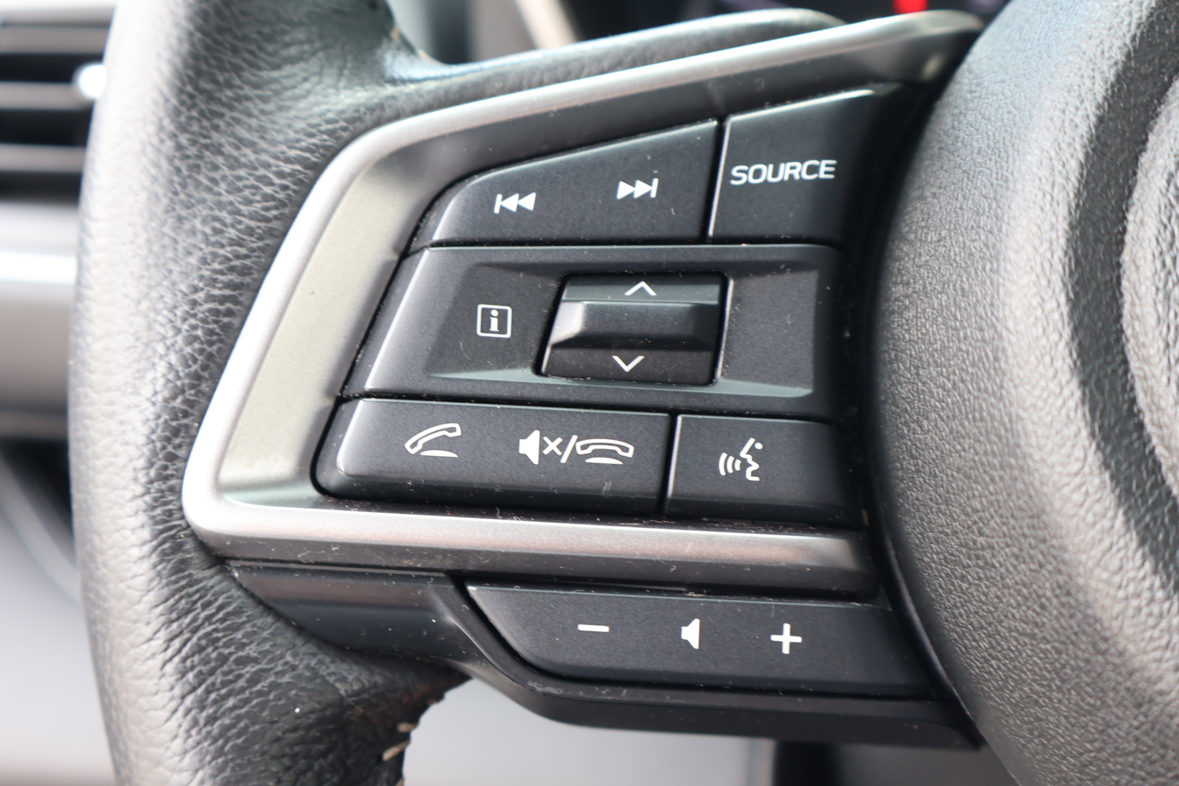 Used 2024 Subaru Ascent Limited w/ Technology Package AWD/4WD image 27