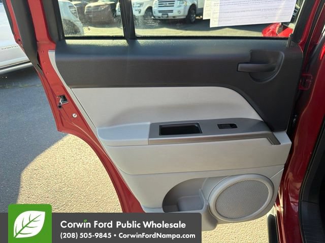 Used 2007 Jeep Compass Sport FWD image 27