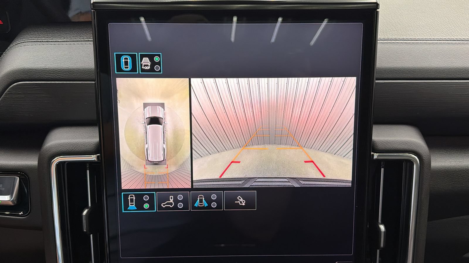Used 2025 GMC Yukon XL Denali w/ Sun & Power Step Package AWD/4WD image 20