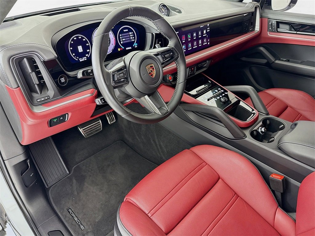 Used 2024 Porsche Cayenne Turbo GT image 4