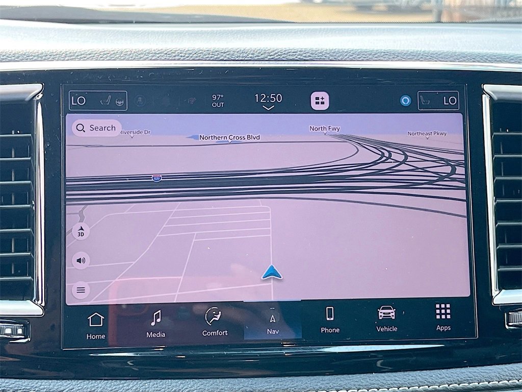 Used 2025 Chrysler Pacifica Limited image 13