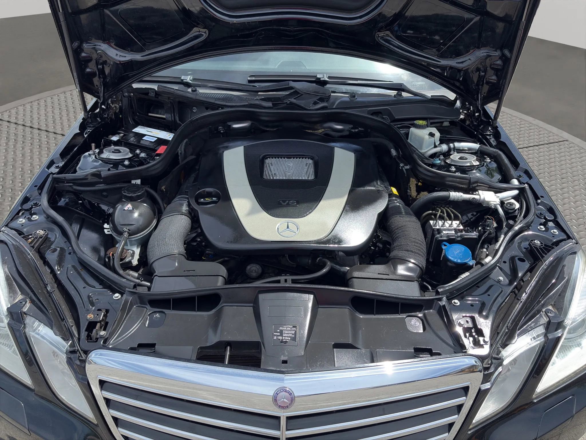 Used 2011 Mercedes-Benz E 350 Sedan image 25