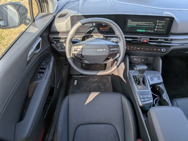 Used 2026 Kia Sportage EX FWD image 15