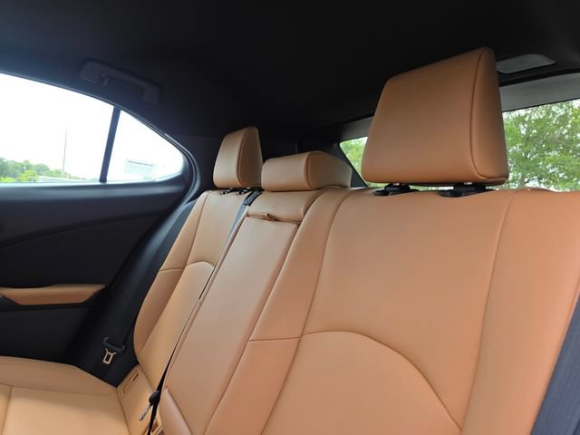 Used 2025 Lexus UX 300h FWD w/ Accessory Package (Z1) image 17