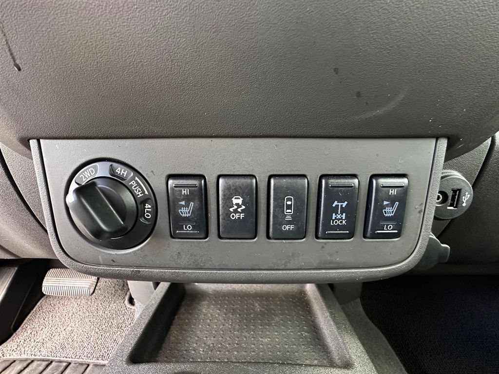 Used 2021 Nissan Frontier PRO-4X w/ Pro-4x Utility Package AWD/4WD image 32