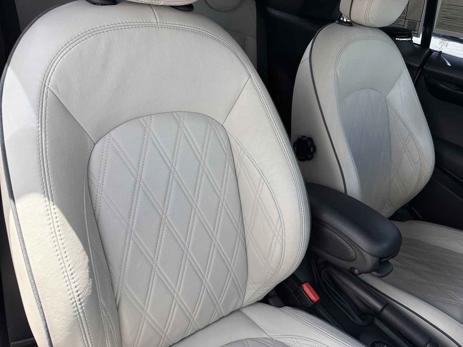 Used 2020 MINI Cooper S w/ Signature Upholstery Package FWD image 18