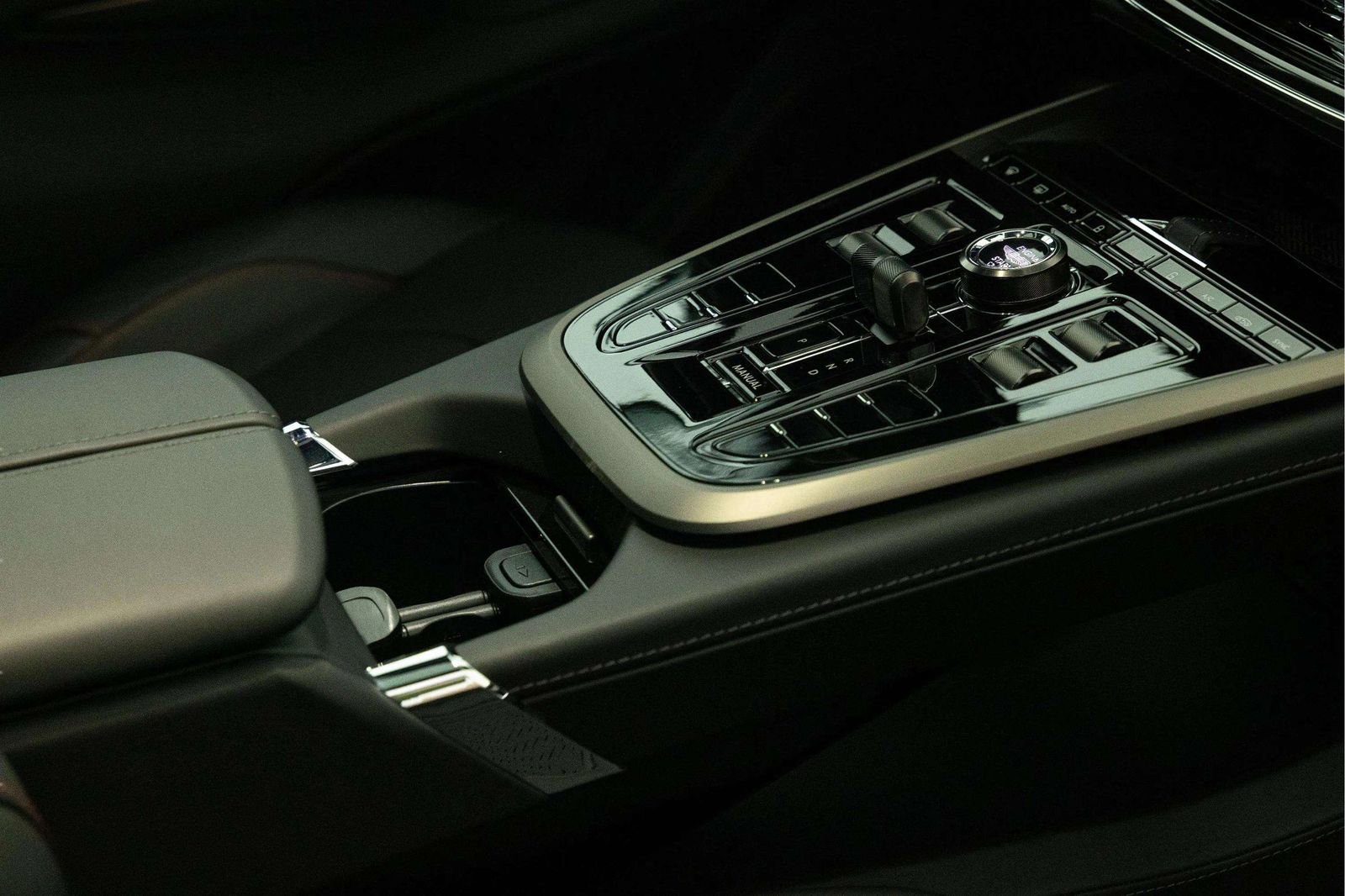 New 2026 Aston Martin DBX 707 AWD/4WD image 35