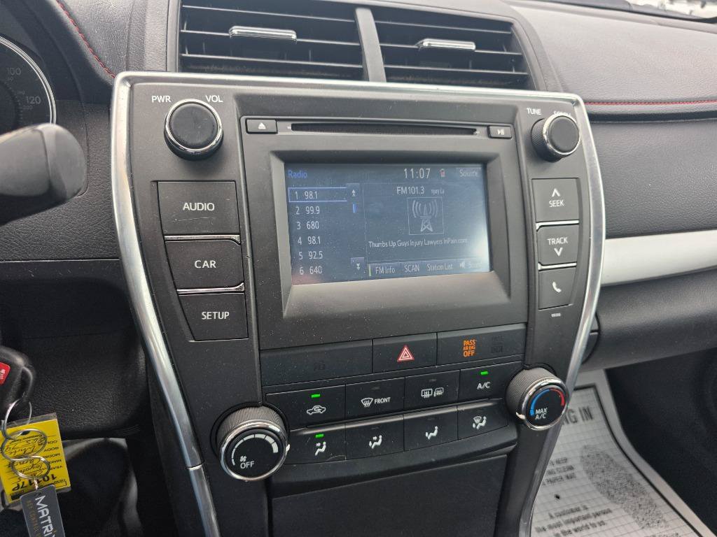 Used 2015 Toyota Camry SE FWD image 15
