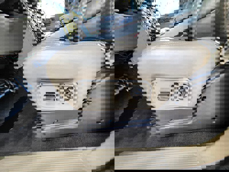 Used 2003 HUMMER H2 w/ Preferred Equipment Group image 15