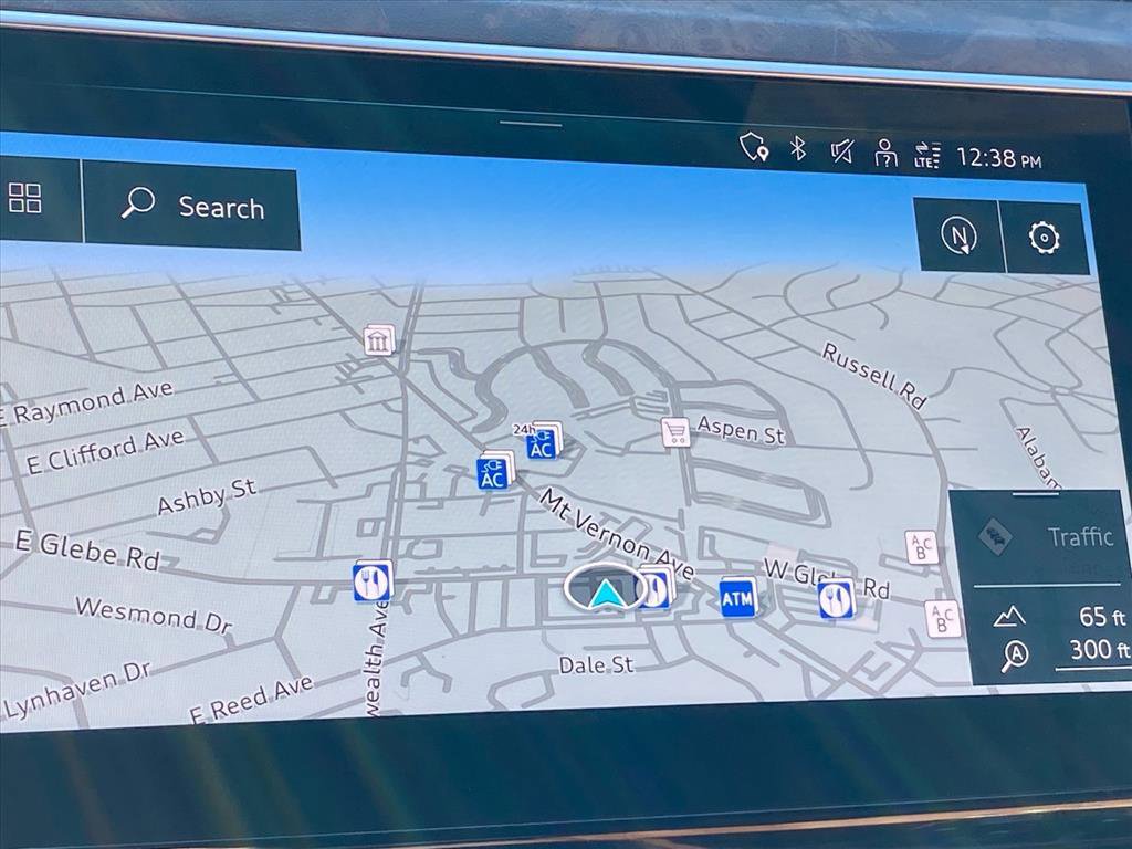 Used 2022 Audi e-tron Premium Plus image 13