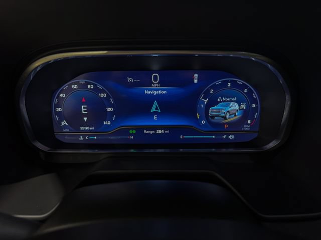 Used 2023 Chevrolet Suburban High Country AWD/4WD image 16