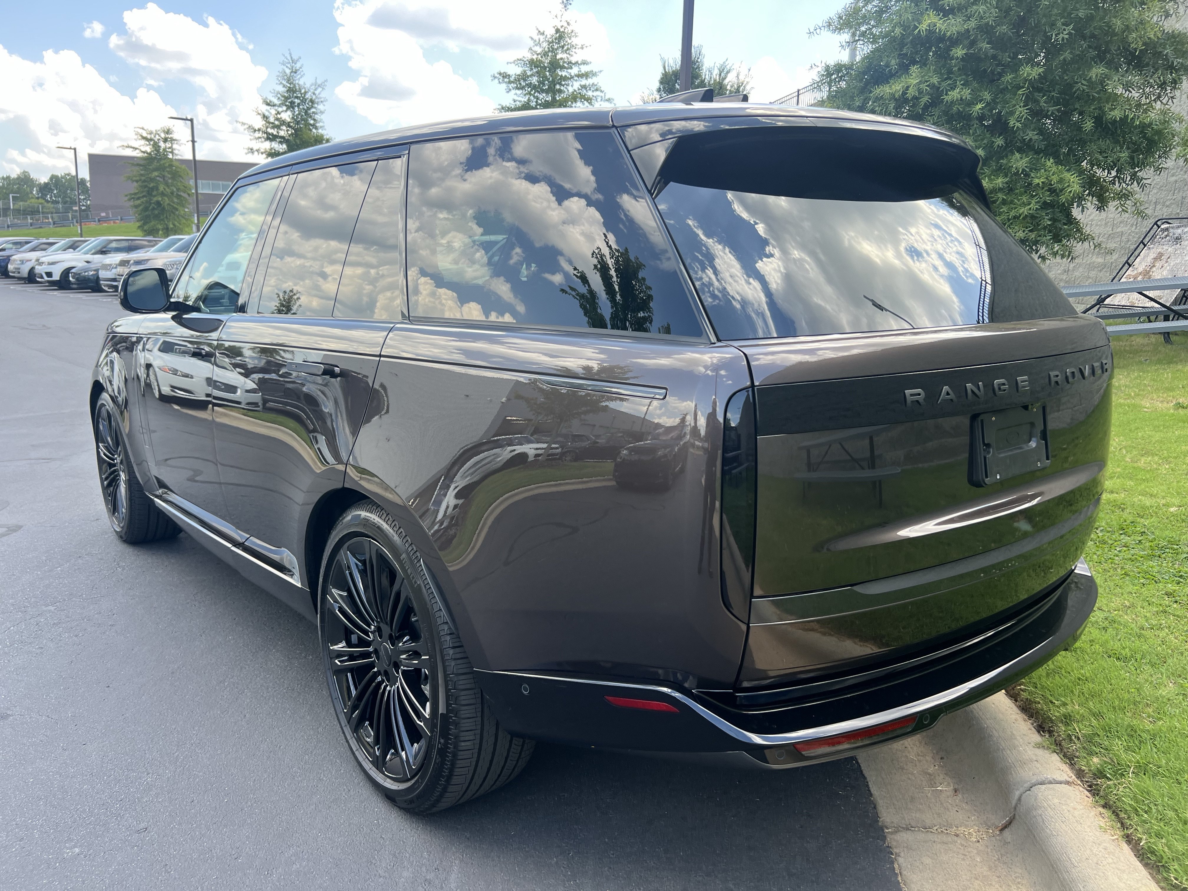 Certified 2026 Land Rover Range Rover SE AWD/4WD image 5