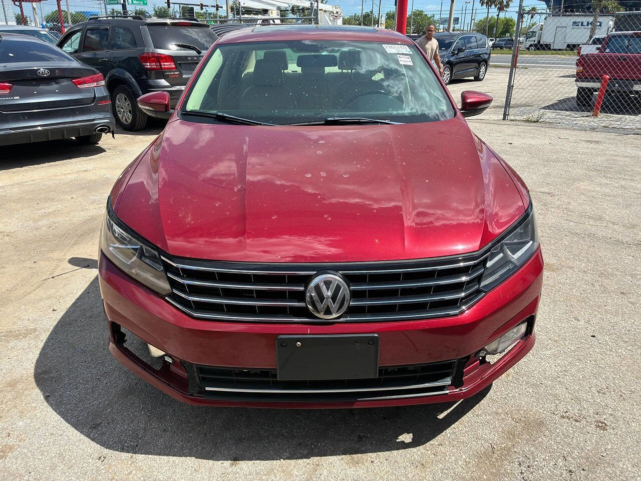 Used 2017 Volkswagen Passat 1.8T SE FWD image 1