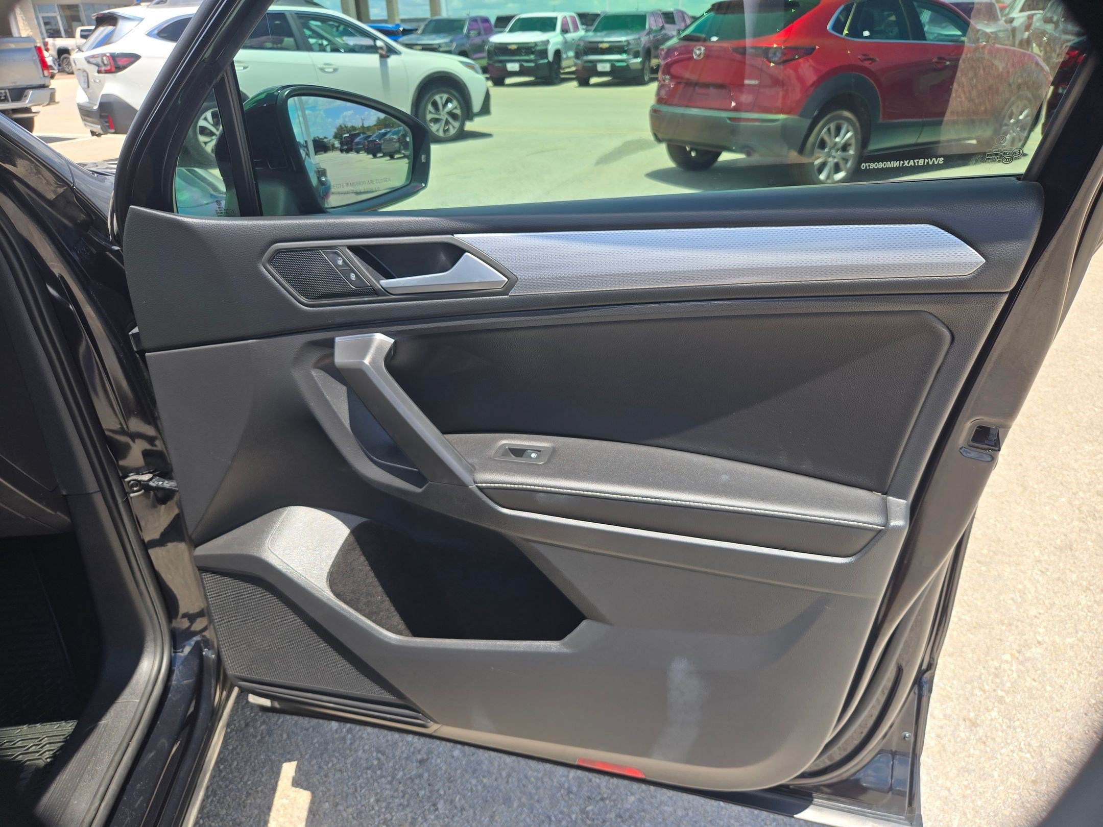 Used 2022 Volkswagen Tiguan S FWD image 26