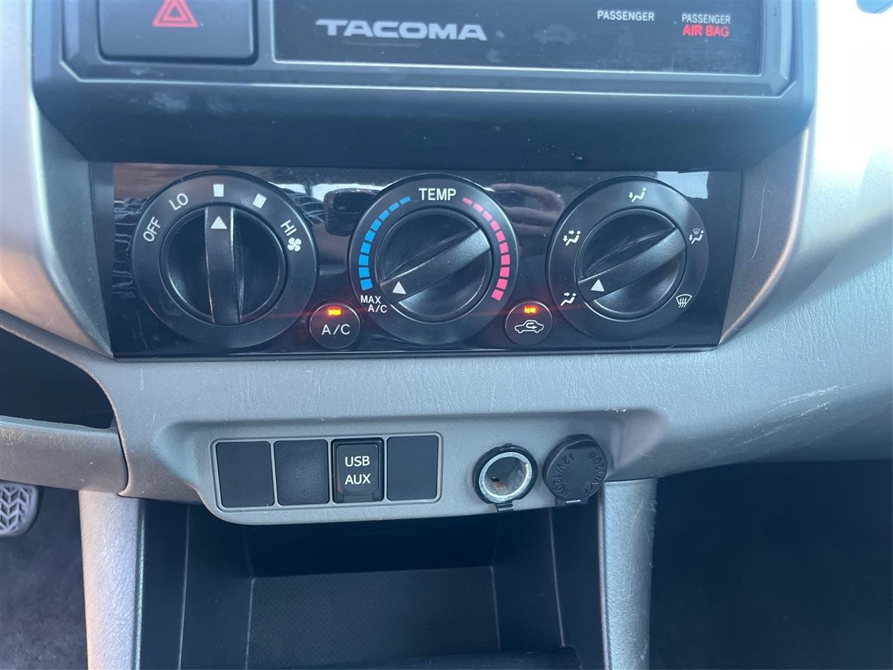 Used 2015 Toyota Tacoma PreRunner w/ SR5 Package RWD image 19