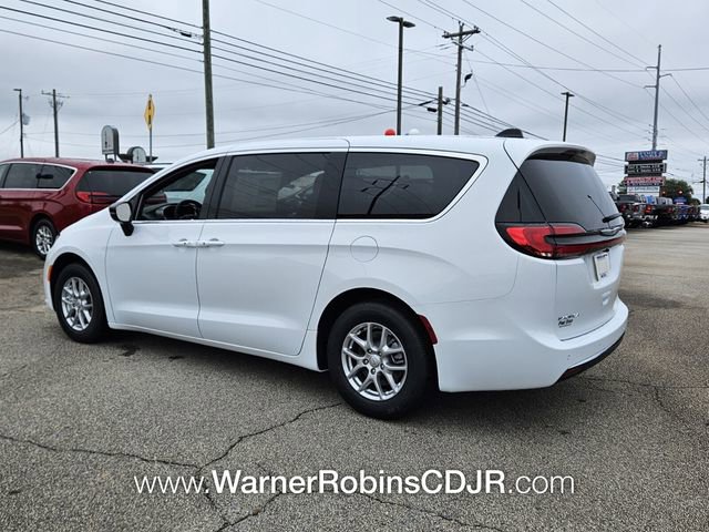 New 2026 Chrysler Pacifica Select FWD image 10