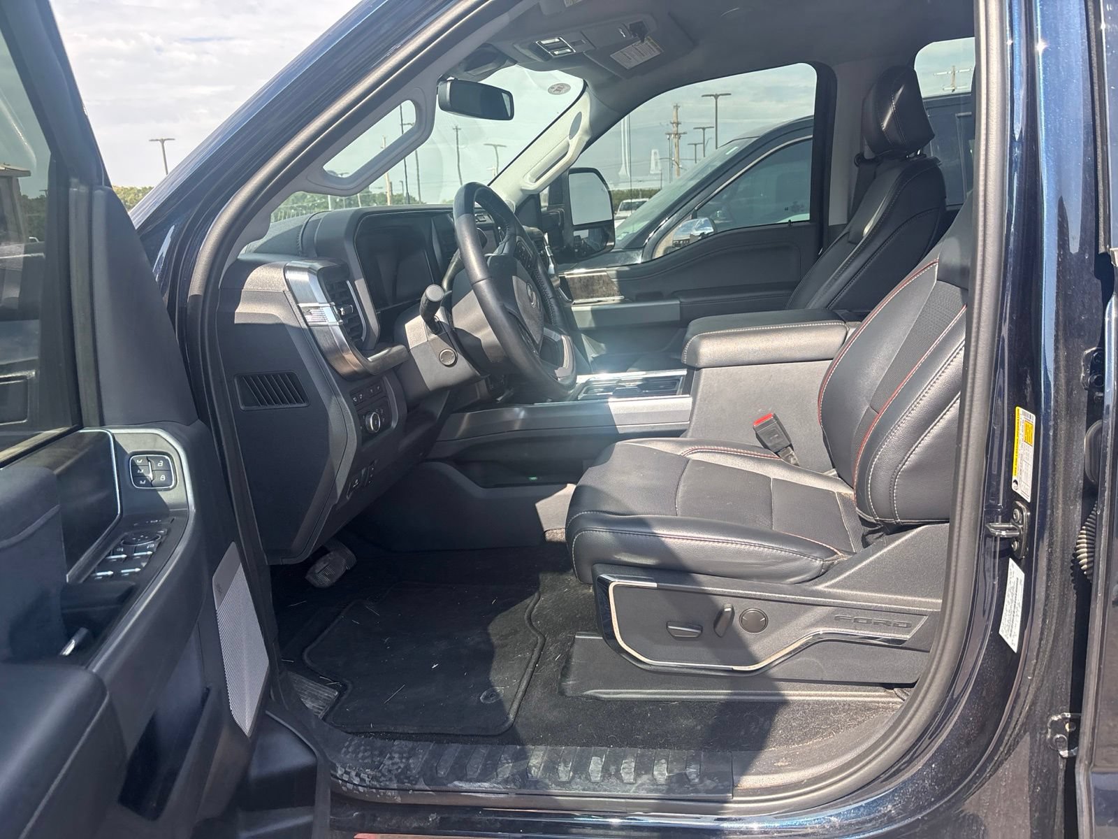 Used 2024 Ford F250 Lariat w/ Lariat Ultimate Package AWD/4WD image 2