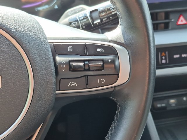 Used 2025 Kia Sportage EX FWD image 15