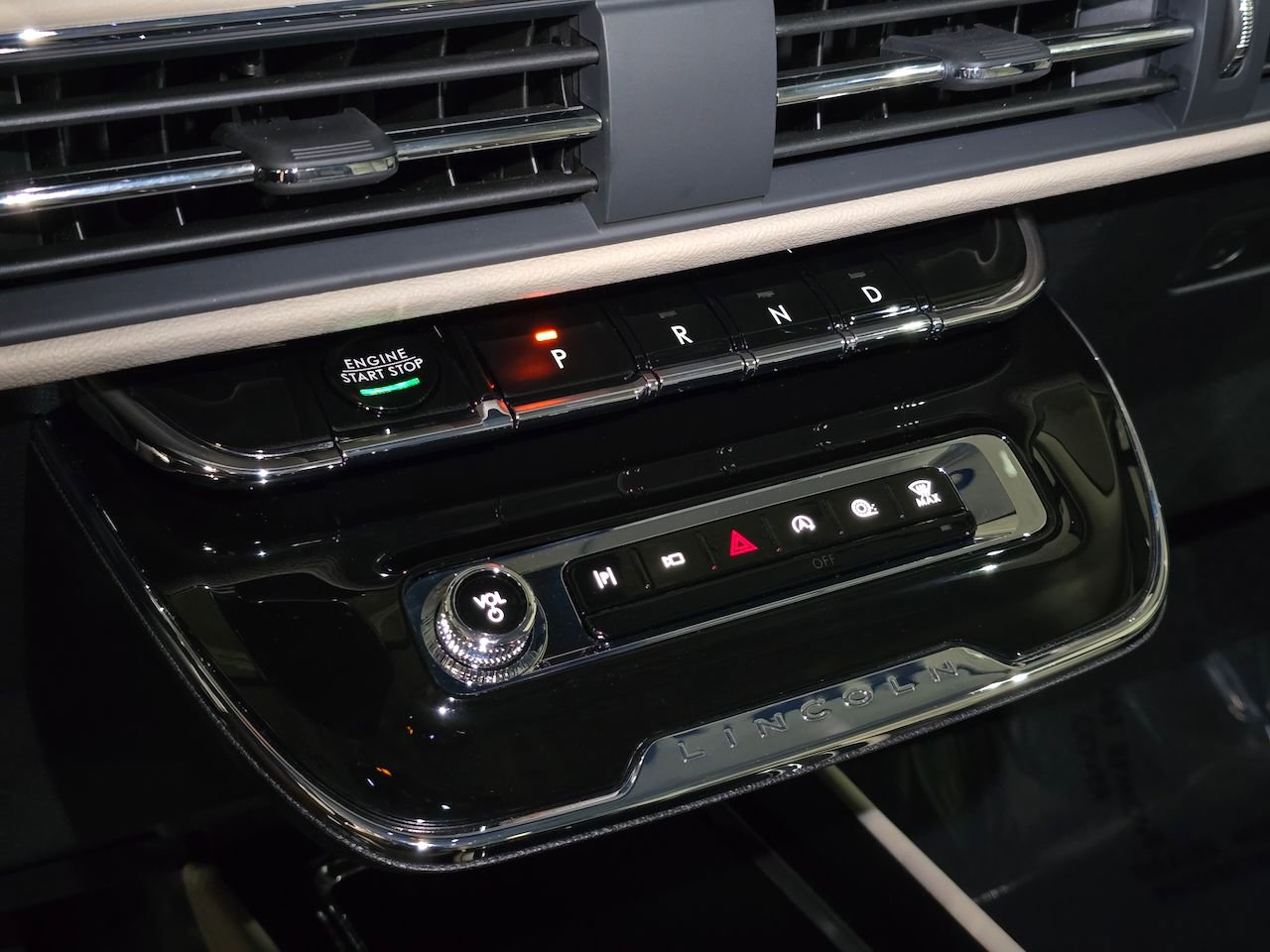 New 2026 Lincoln Corsair Reserve image 23