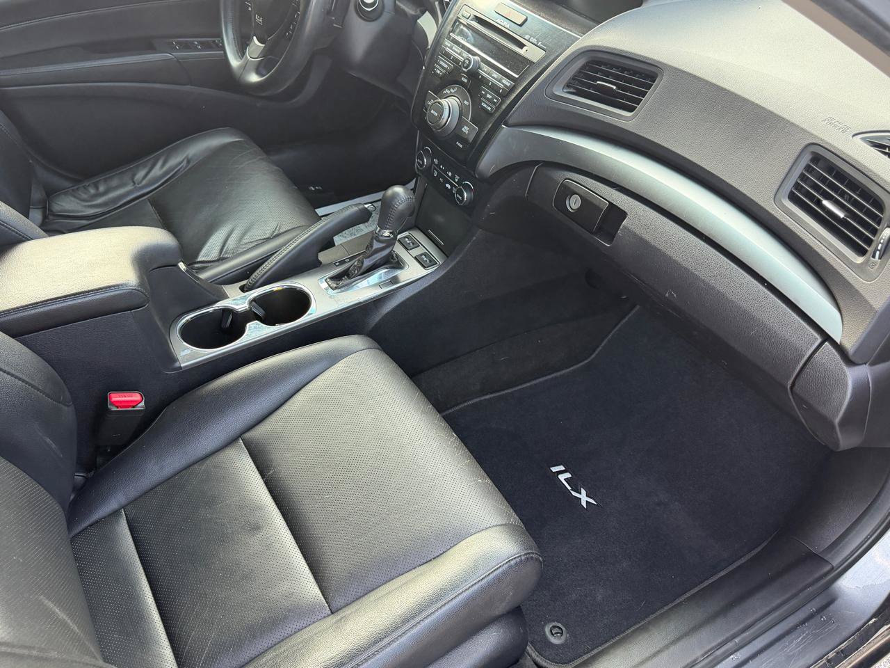 Used 2014 Acura ILX Hybrid w/ Technology Package FWD image 9