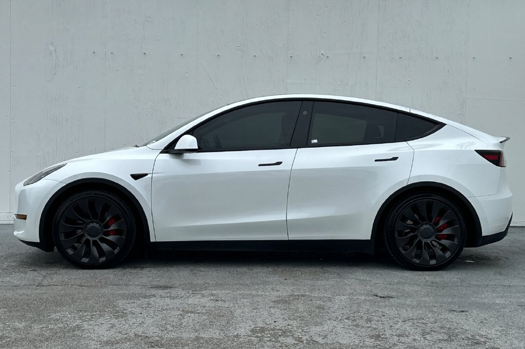 Used 2023 Tesla Model Y Performance AWD/4WD image 6