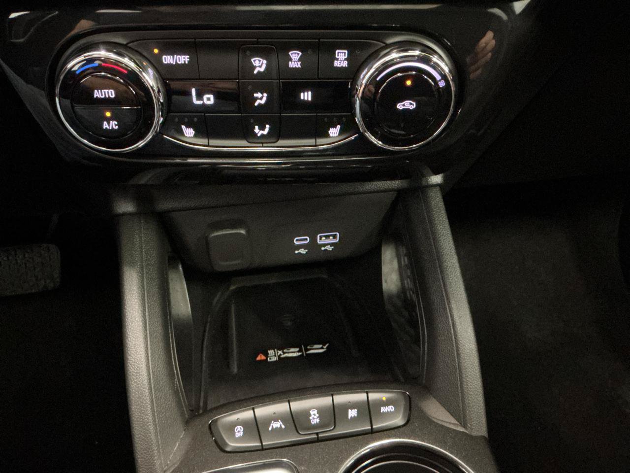 Used 2024 Chevrolet TrailBlazer RS w/ Convenience Package AWD/4WD image 21