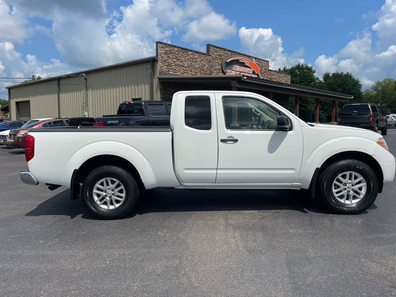 Used 2014 Nissan Frontier SV w/ SV Value Truck Package AWD/4WD image 3