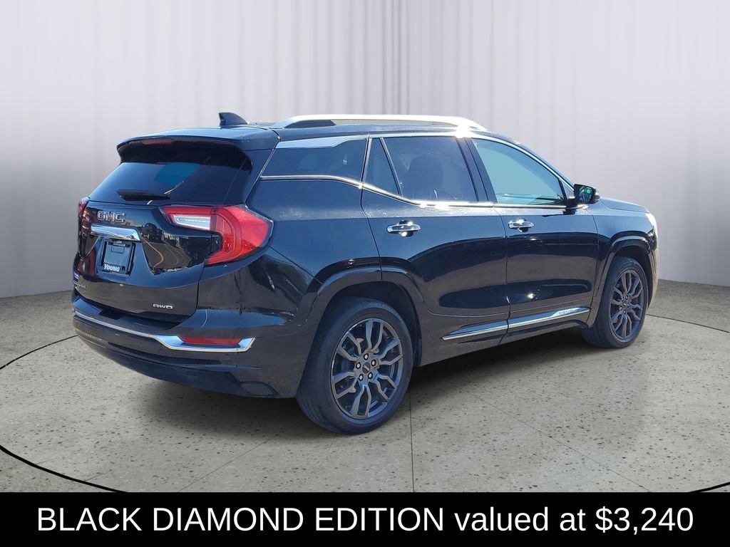 Used 2023 GMC Terrain Denali w/ Black Diamond Edition AWD/4WD image 3