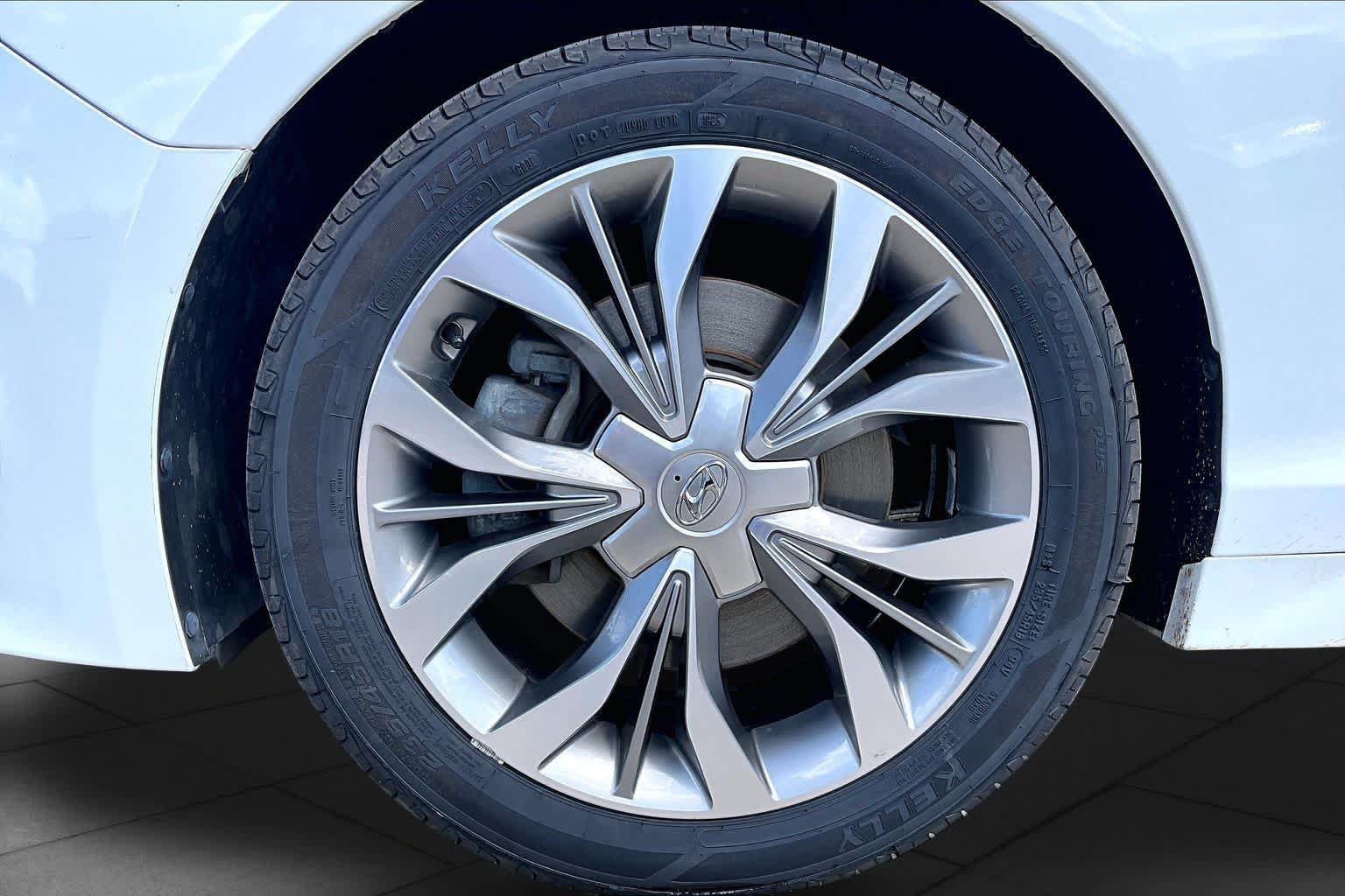 Used 2017 Hyundai Sonata Limited 2.0T FWD image 10