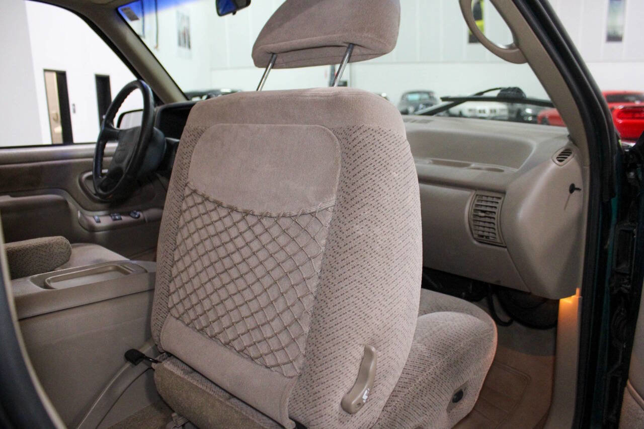 Used 1996 Chevrolet Silverado 2500 C2500 Cheyenne 2dr Extended Ca image 39