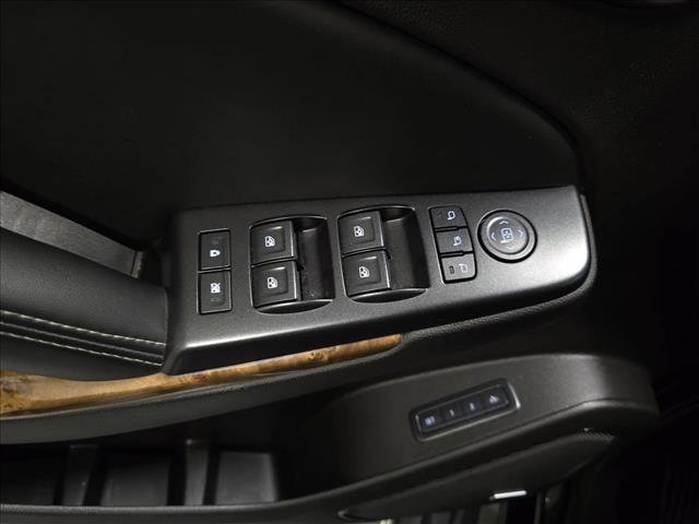 Used 2015 GMC Yukon XL Denali w/ Premium Package AWD/4WD image 30