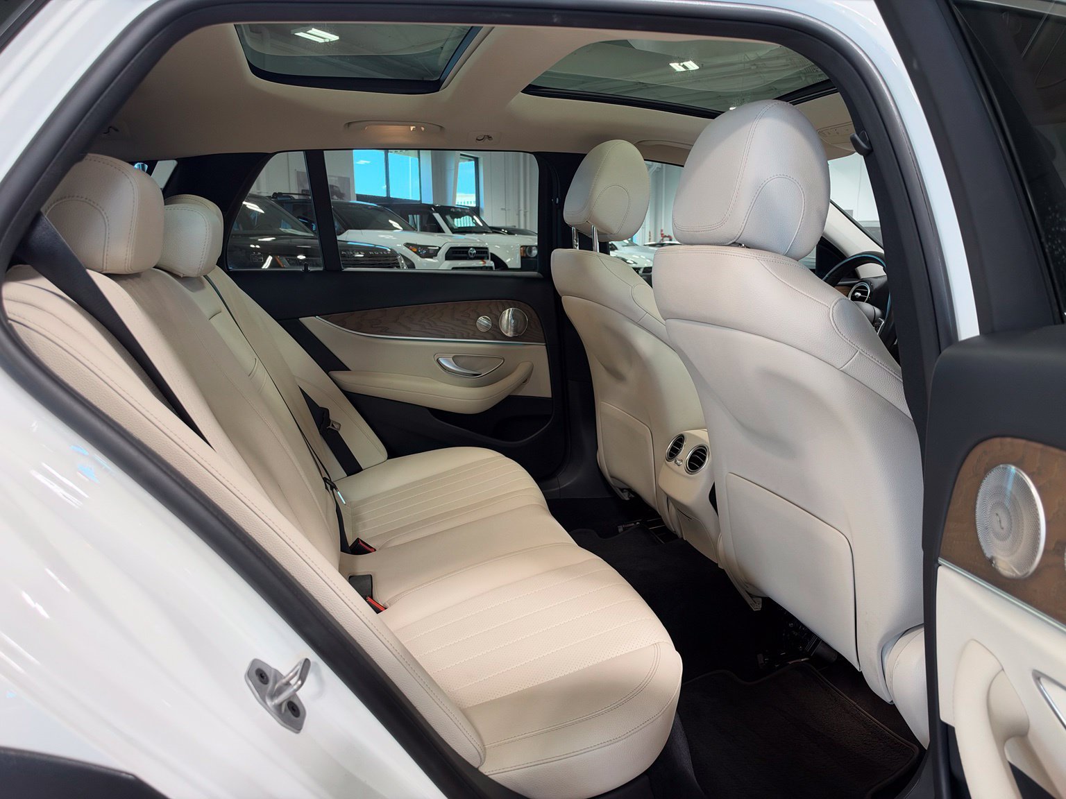 Used 2021 Mercedes-Benz E 450 4MATIC All-Terrain Wagon w/ Premium Package image 38