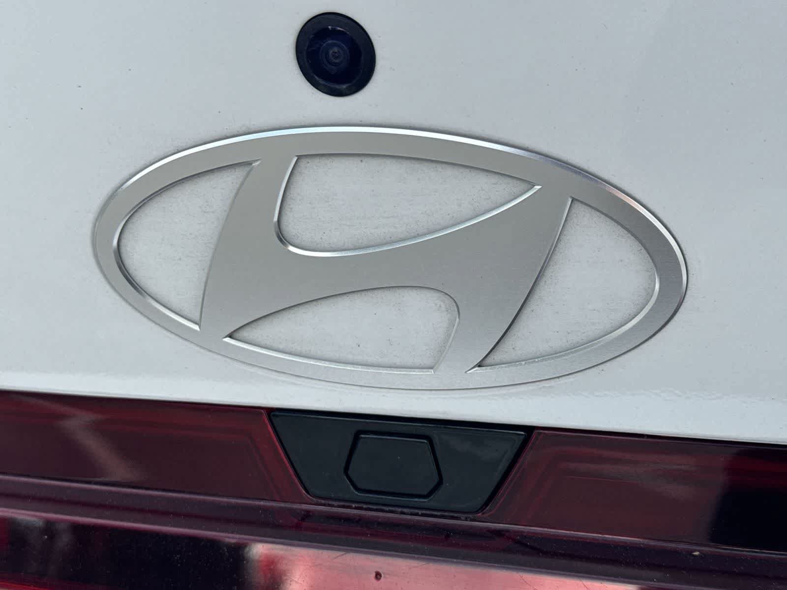 Used 2024 Hyundai Elantra SEL FWD image 18