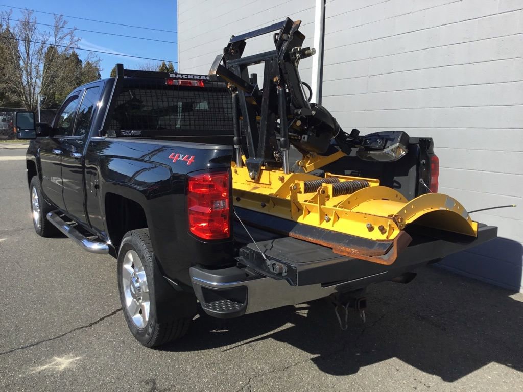 Used 2018 Chevrolet Silverado 2500 W/T w/ Snow Plow Prep Package image 4