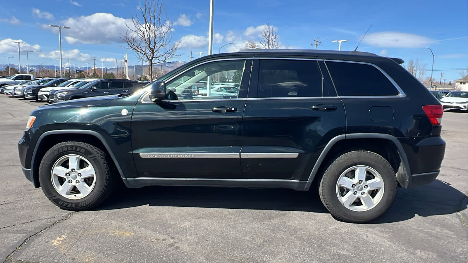 Used 2012 Jeep Grand Cherokee Laredo w/ Laredo E Group image 8