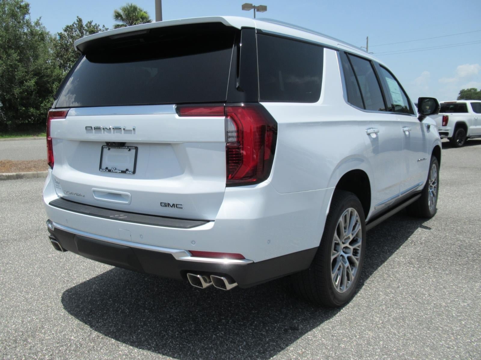 New 2026 GMC Yukon Denali w/ Denali Reserve Package AWD/4WD image 7