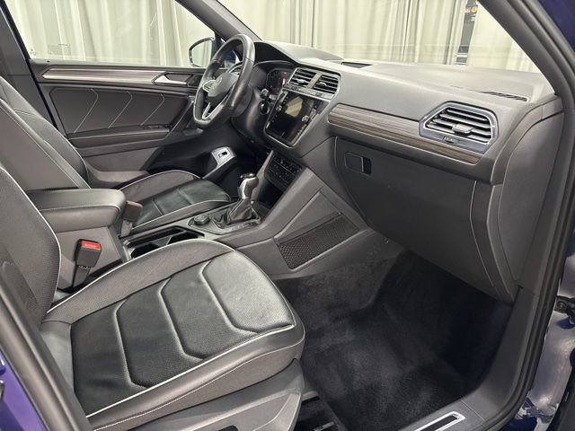 Used 2022 Volkswagen Tiguan SEL R-Line image 11