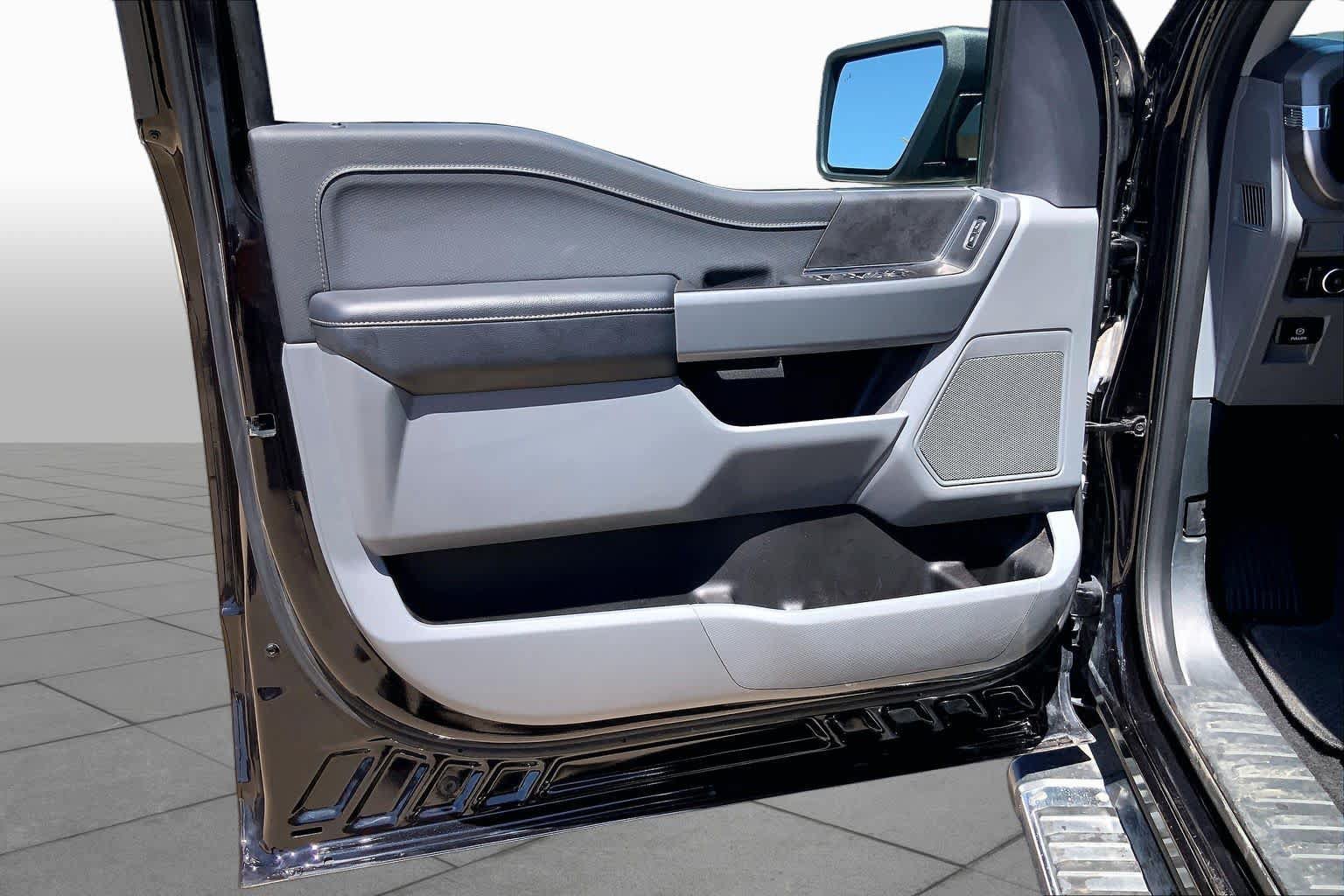 Used 2024 Ford F150 XLT w/ Mobile Office Package RWD image 22