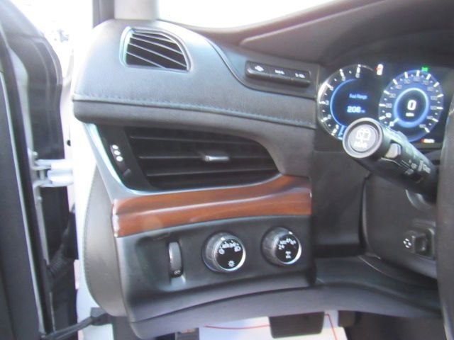 Used 2019 Cadillac Escalade ESV Luxury image 18