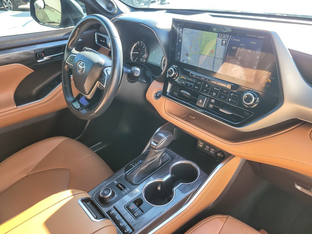 Used 2022 Toyota Highlander Platinum image 23