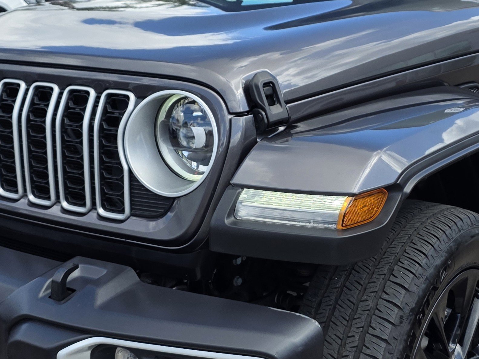 Certified 2025 Jeep Wrangler Sahara image 8