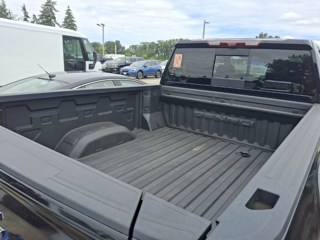 Used 2022 GMC Sierra 3500 Denali w/ Denali Ultimate Package AWD/4WD image 11