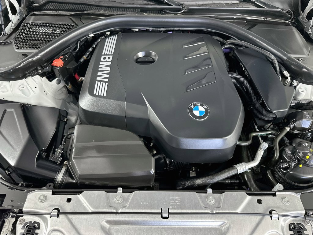 Used 2025 BMW 330i xDrive Sedan AWD/4WD image 39