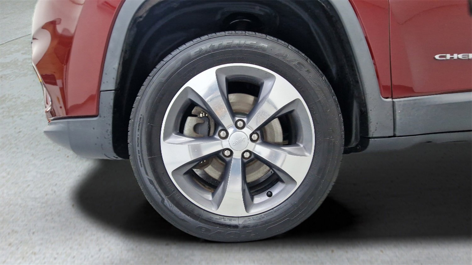 Used 2019 Jeep Cherokee Limited image 30