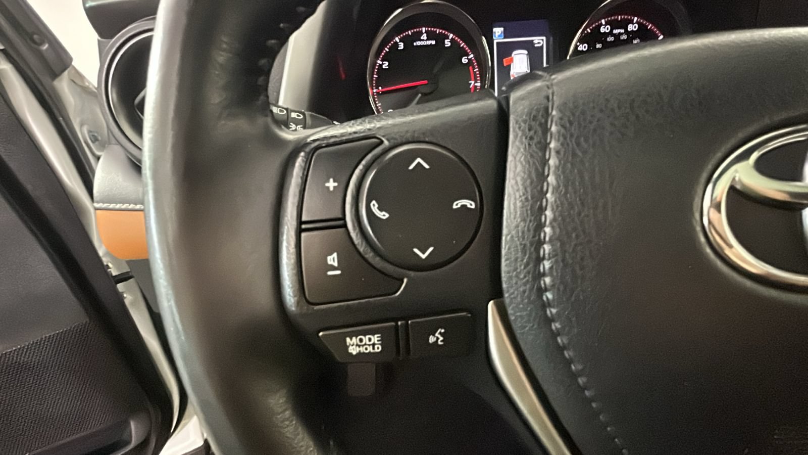 Used 2018 Toyota RAV4 SE w/ Power Extra Value Package AWD/4WD image 18