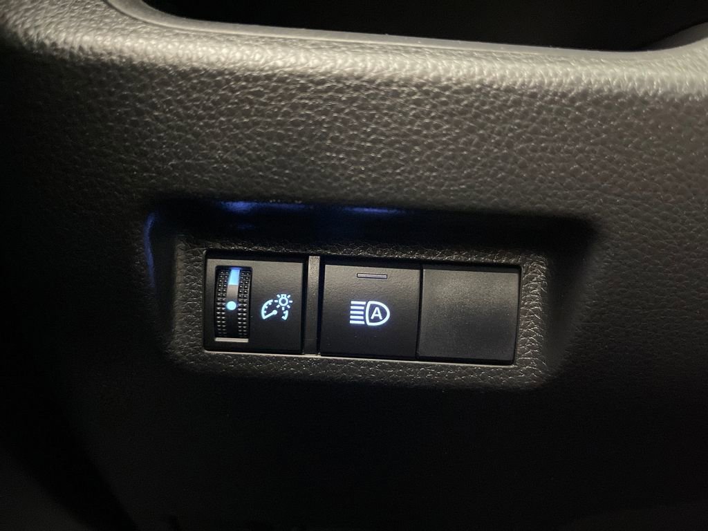 Certified 2019 Toyota RAV4 XLE w/ All Weather Liner Package AWD/4WD image 28