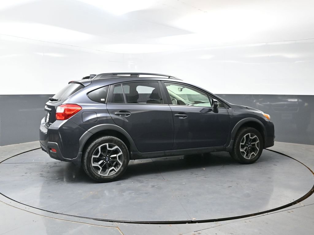 Used 2017 Subaru Crosstrek 2.0i Limited w/ Popular Package #2 AWD/4WD image 2