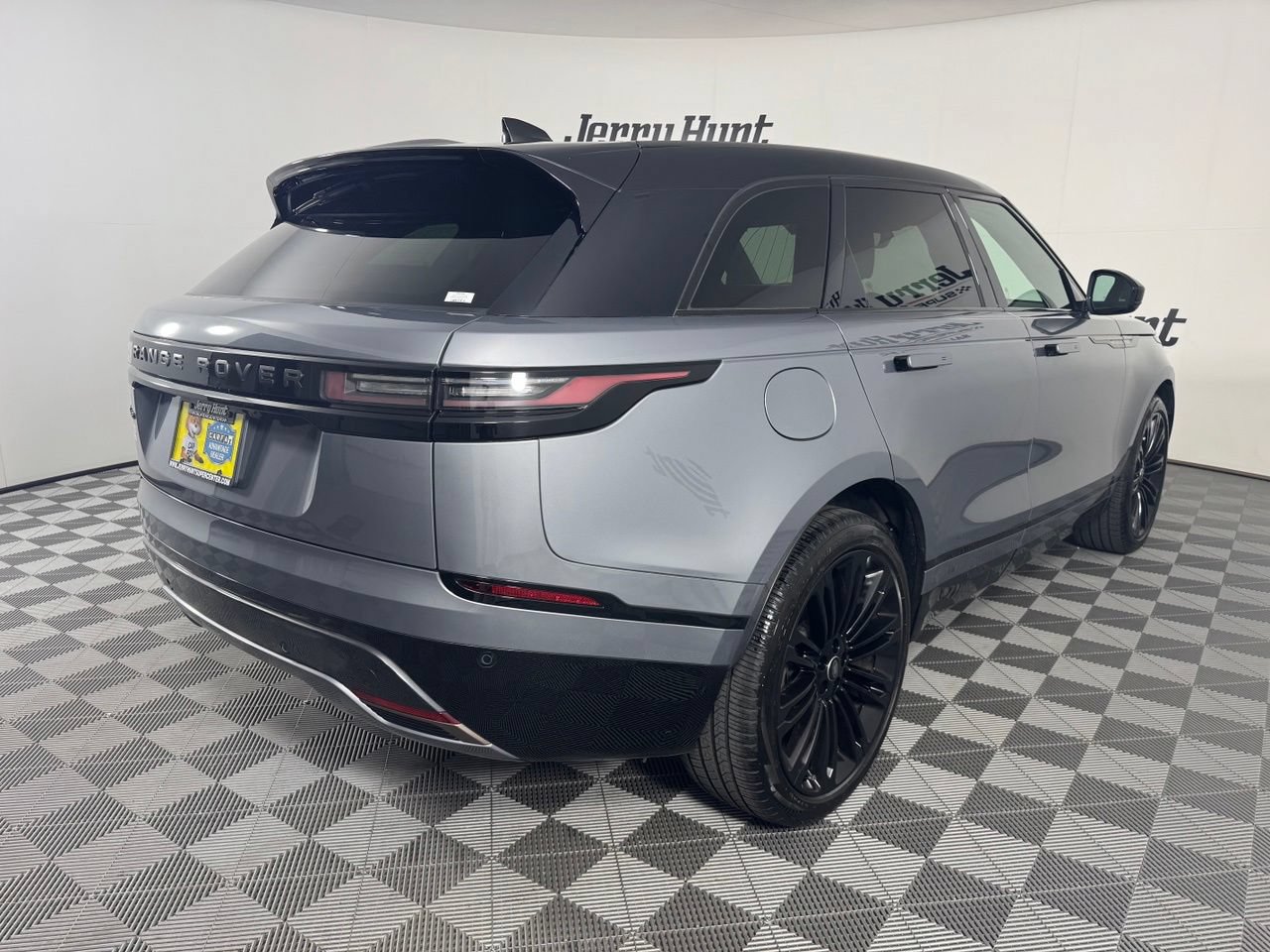 Used 2024 Land Rover Range Rover Velar Dynamic HSE AWD/4WD image 6