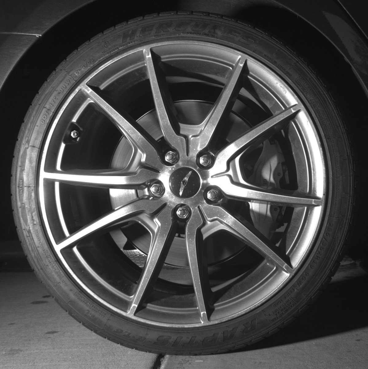 Used 2025 Genesis G70 2.5T image 15