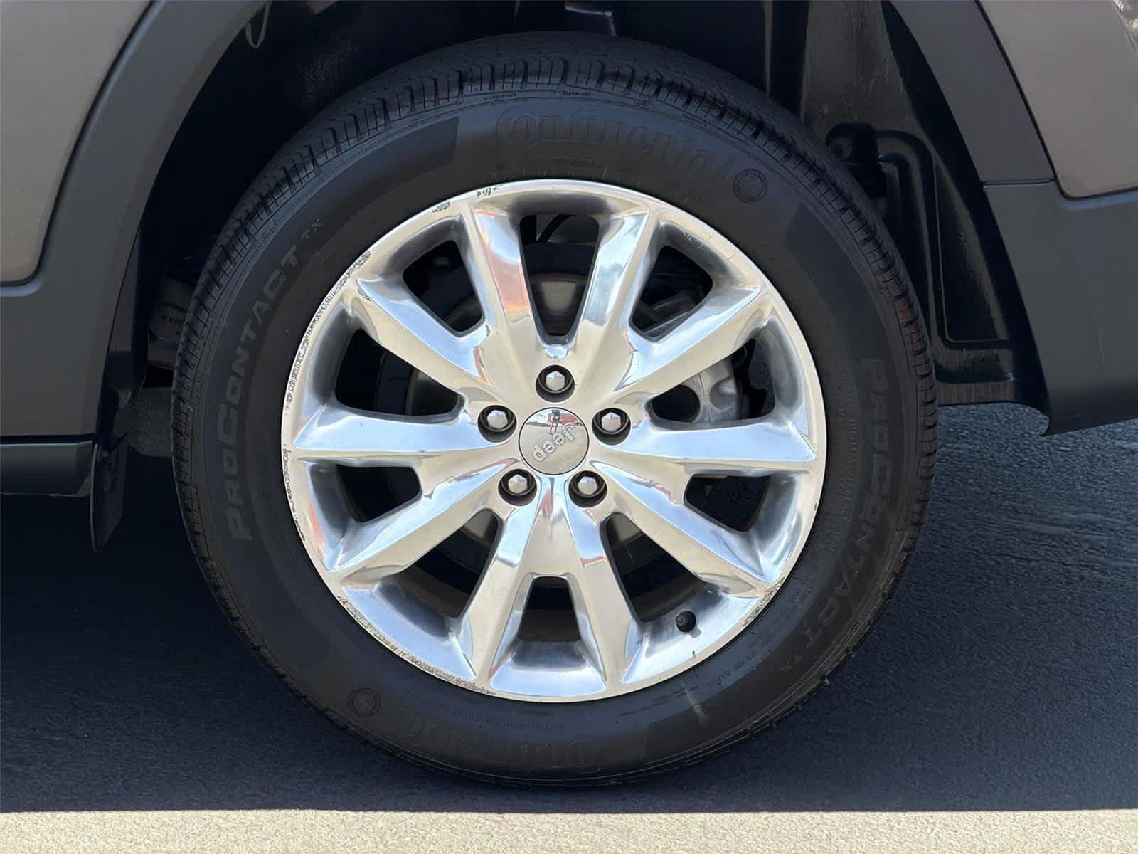 Used 2017 Jeep Cherokee Limited FWD image 9